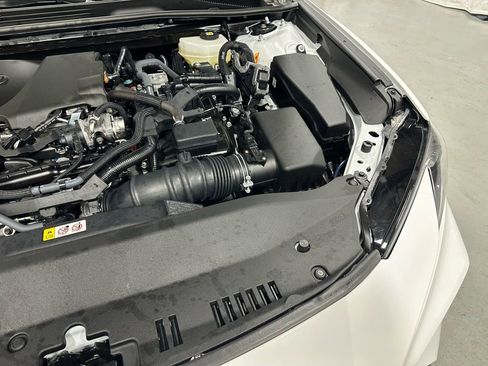 Used 2025 Toyota Camry SE image 68