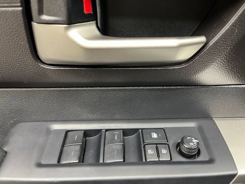 Used 2022 Toyota Tundra SR5 AWD/4WD image 29