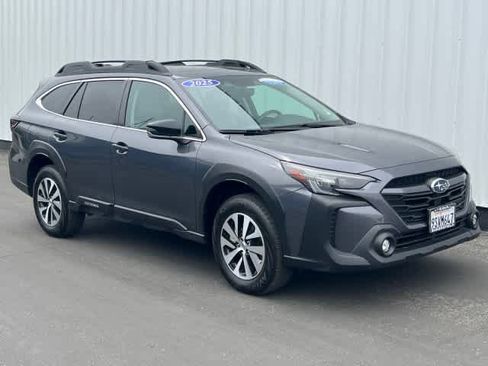 Used 2025 Subaru Outback Premium image 8