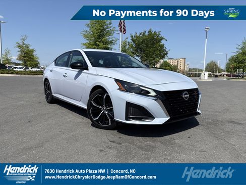 Used 2024 Nissan Altima 2.5 SR image 1