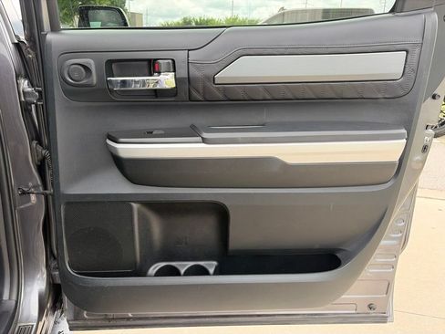Used 2017 Toyota Tundra Platinum RWD image 32