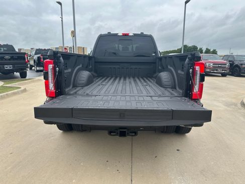 Used 2026 Ford F450 Platinum w/ FX4 Off-Road Package AWD/4WD image 13