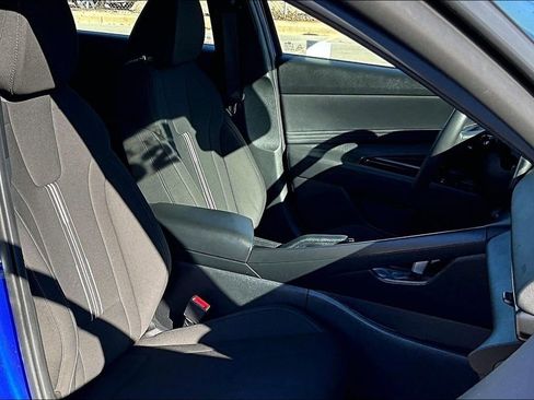 Used 2025 Hyundai Elantra Sport image 7