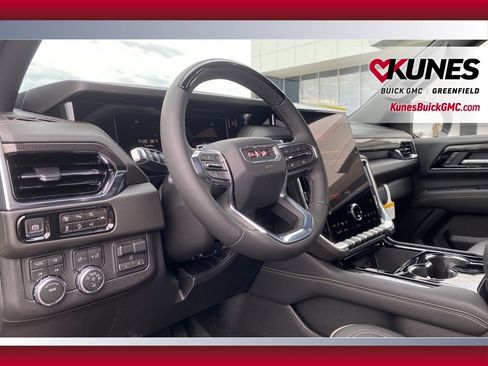 New 2026 GMC Yukon XL Elevation image 17