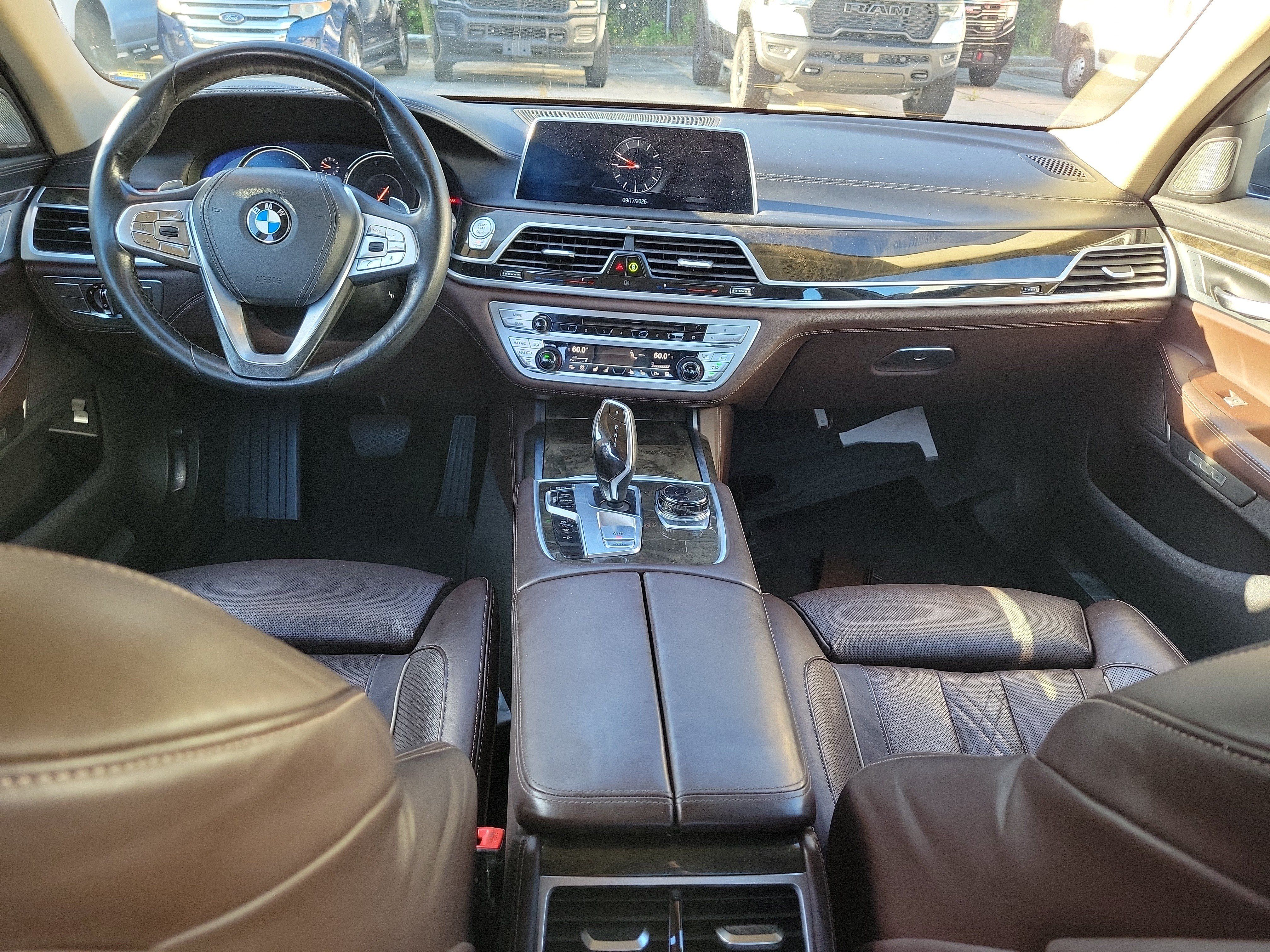 Used 2016 BMW 740i RWD image 10