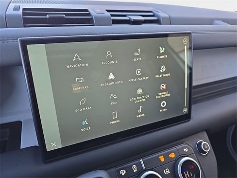 Used 2025 Land Rover Defender 110 S image 20