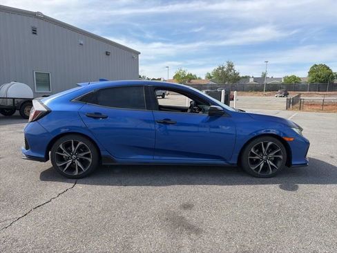 Used 2018 Honda Civic Sport image 2