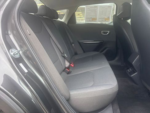 Used 2025 Kia K4 LXS image 38