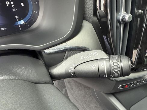 Used 2024 Volvo XC60 B5 Core image 19