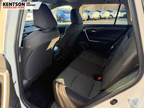 Used 2025 Toyota RAV4 XLE image 33
