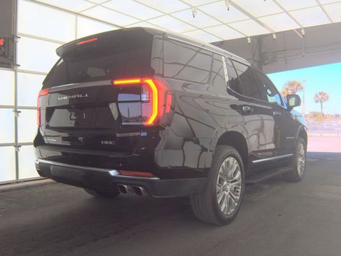 Used 2025 GMC Yukon Denali AWD/4WD image 4