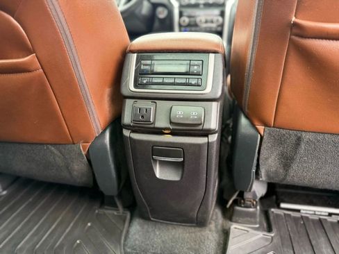 Used 2019 Subaru Ascent Touring AWD/4WD image 24