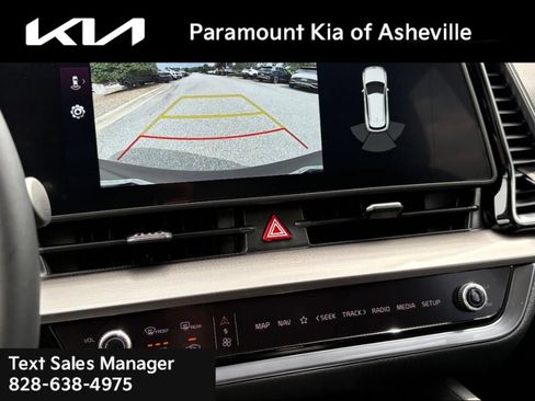 Certified 2025 Kia Sportage EX w/ EX Premium Package AWD/4WD image 10