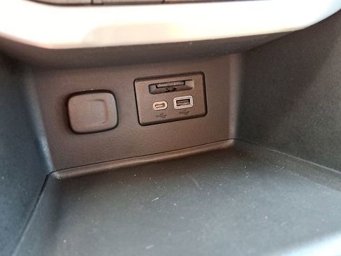 Used 2022 GMC Acadia SLT w/ Technology Package image 23