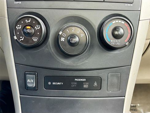 Used 2013 Toyota Corolla L image 16