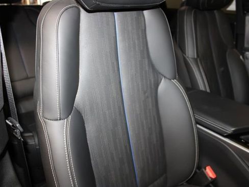 Used 2024 Cadillac Lyriq Sport image 36