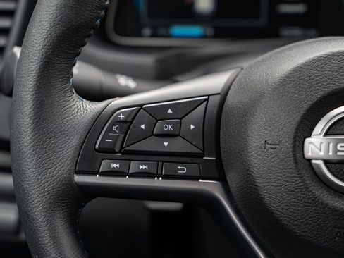 Certified 2025 Nissan Leaf SV Plus FWD image 13