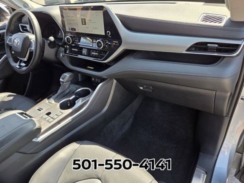 Used 2023 Toyota Highlander Platinum image 21