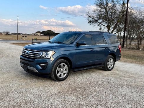 Used 2019 Ford Expedition XLT w/ Equipment Group 201A image 2