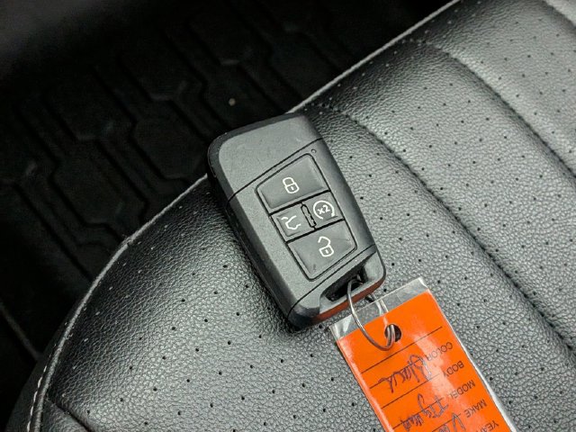 Used 2024 Volkswagen Tiguan SE R-Line w/ MDO Package, Two-Row AWD/4WD image 36