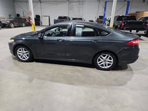 Used 2015 Ford Fusion SE FWD image 5