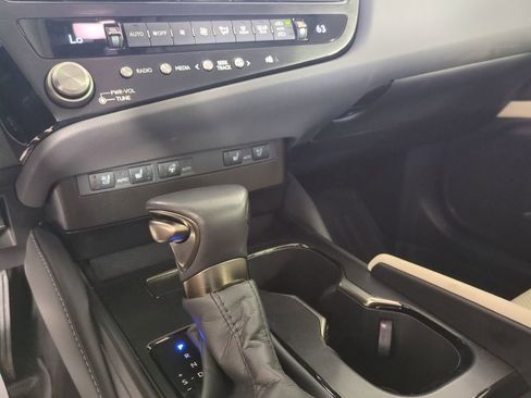 Used 2024 Lexus ES 350 w/ Premium Package image 20