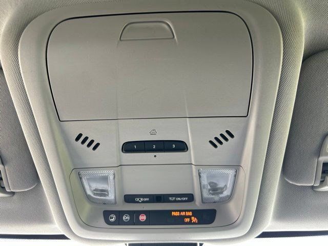 Used 2022 GMC Terrain SLT w/ Infotainment Package II FWD image 36