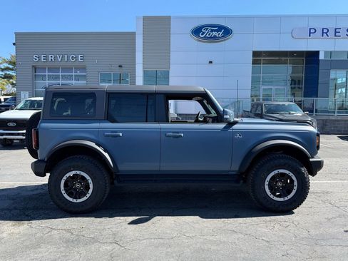 New 2025 Ford Bronco Outer Banks w/ Sasquatch Package AWD/4WD image 13