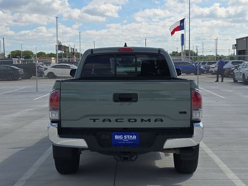 Used 2023 Toyota Tacoma TRD Off-Road AWD/4WD image 5
