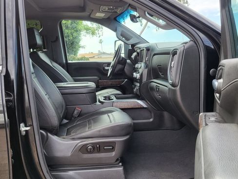 Used 2021 GMC Sierra 2500 Denali w/ Denali Black Diamond Edition AWD/4WD image 18