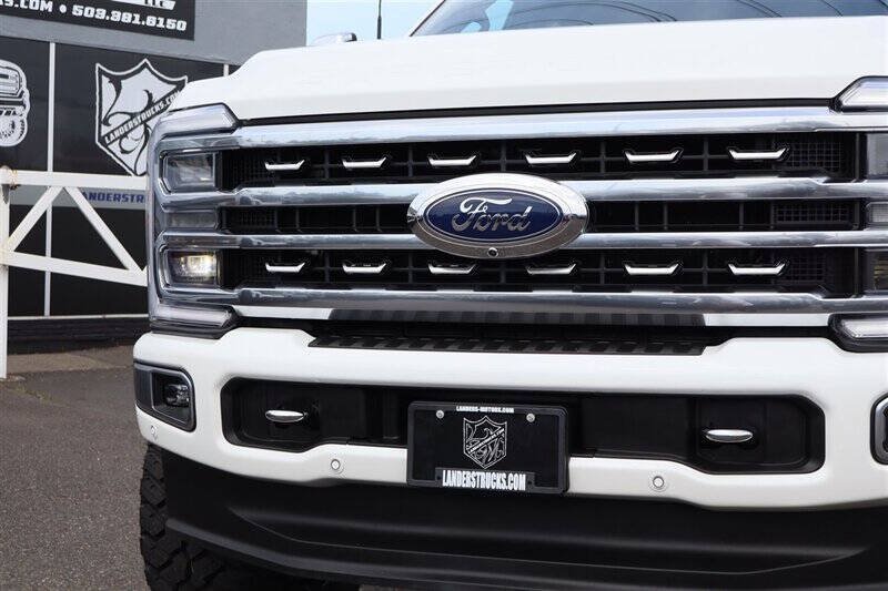 Used 2023 Ford F350 Platinum AWD/4WD image 9