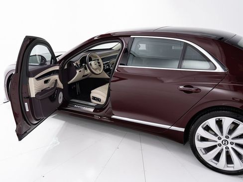 Used 2026 Bentley Flying Spur Plug-In Hybrid AWD/4WD image 9
