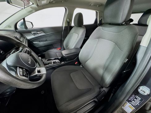 Used 2023 Kia Sportage LX AWD/4WD image 14