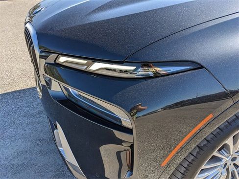 Used 2024 BMW X7 xDrive40i w/ Executive Package image 9