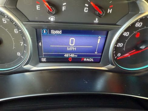 Used 2022 Chevrolet Equinox LT w/ Driver Convenience Package image 24