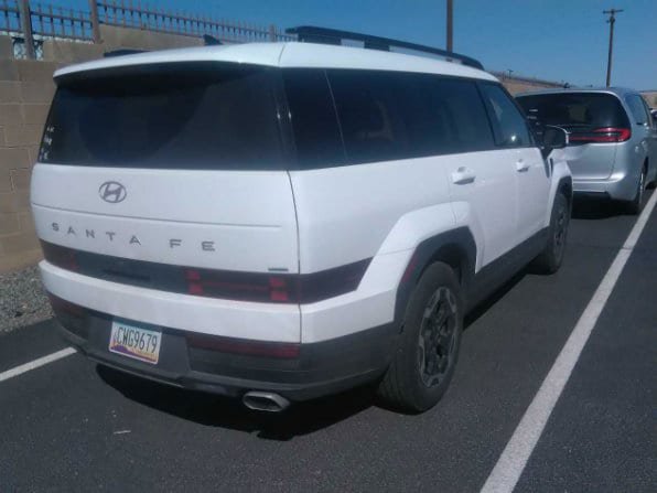 Used 2026 Hyundai Santa Fe SEL AWD/4WD image 2
