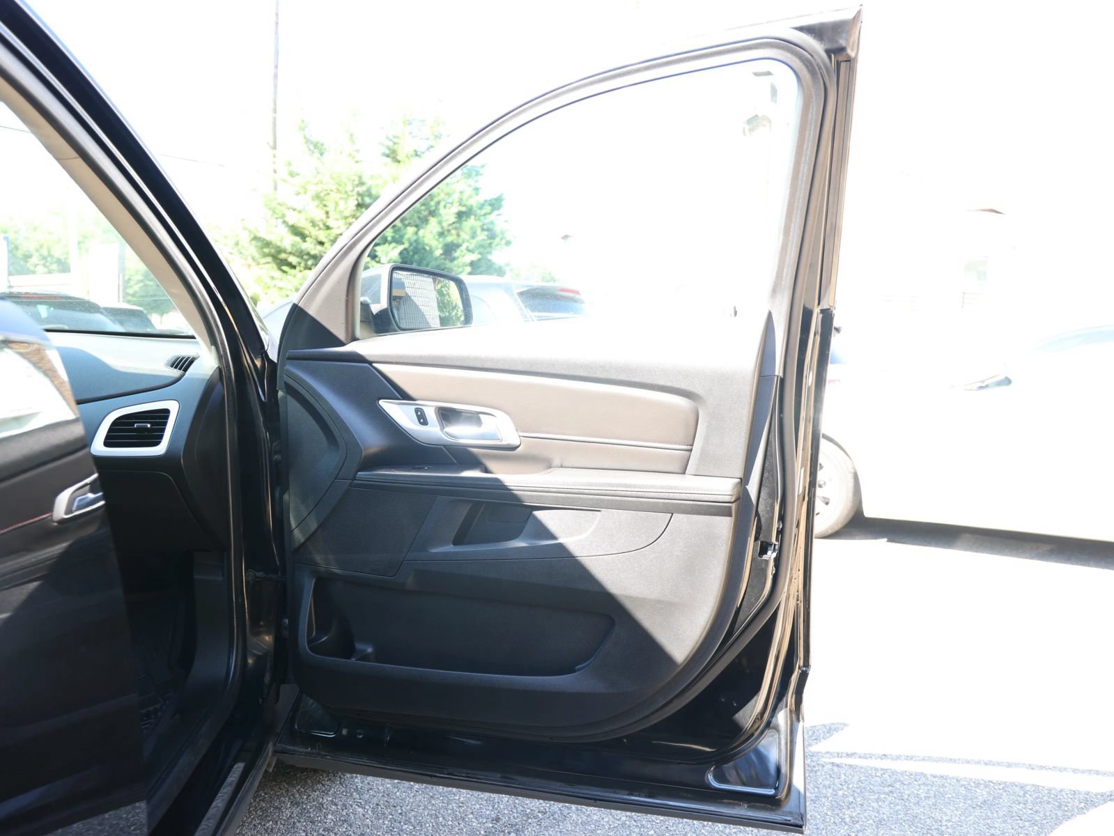Used 2017 GMC Terrain SLE FWD image 28