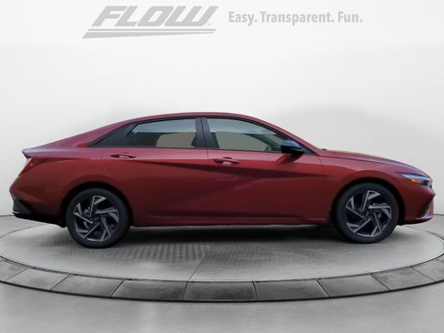 Certified 2025 Hyundai Elantra Sport FWD image 10