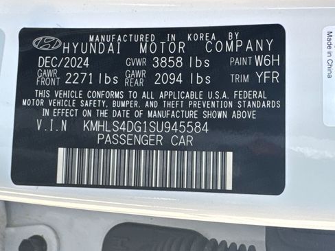 New 2025 Hyundai Elantra SEL image 32