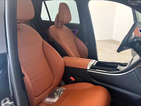 Used 2024 Mercedes-Benz GLC 300 GLC 300 image 11