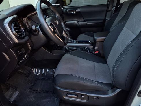 Certified 2023 Toyota Tacoma TRD Off-Road image 17