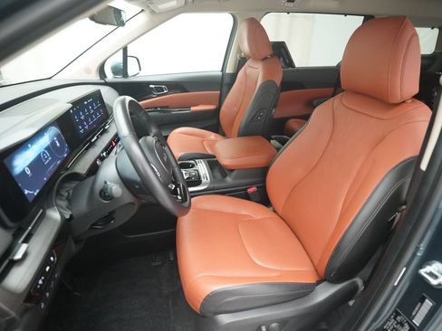 Used 2024 Kia Carnival SX FWD image 7
