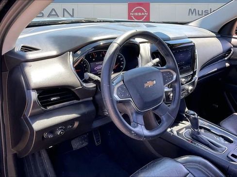 Used 2020 Chevrolet Traverse Premier FWD image 17