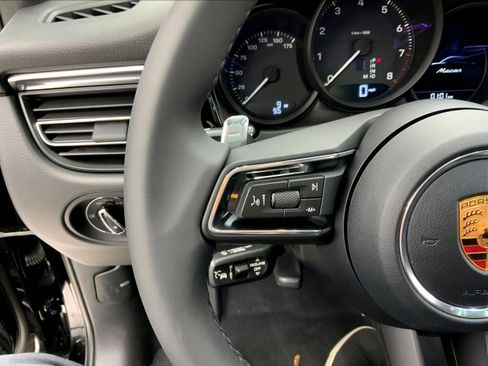 New 2026 Porsche Macan AWD/4WD image 13