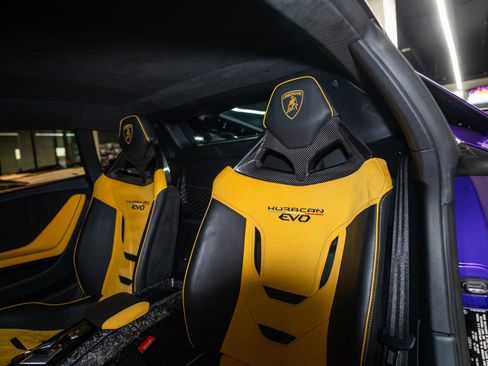 Used 2022 Lamborghini Huracan EVO image 8