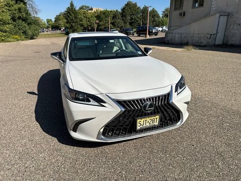Certified 2024 Lexus ES 300h w/ Premium Package FWD image 30