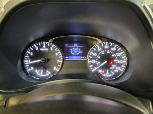Used 2020 Nissan Pathfinder SL FWD image 23