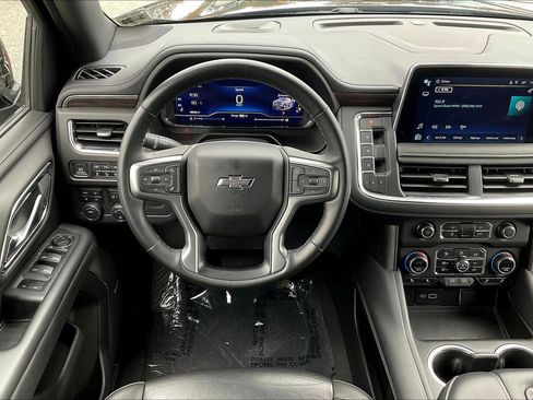 Used 2024 Chevrolet Tahoe Z71 w/ Luxury Package image 5