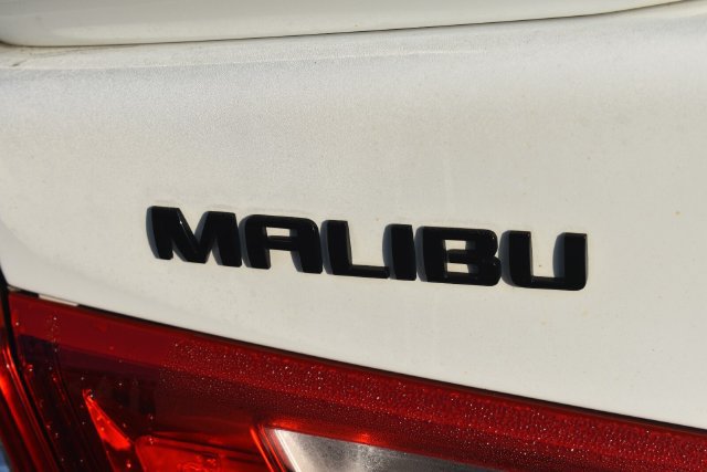 Certified 2020 Chevrolet Malibu RS w/ LPO, Convenience Package 1 FWD image 17