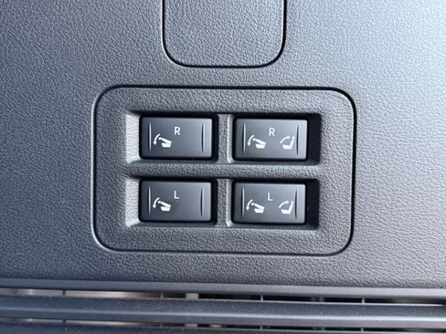 Used 2026 Nissan Armada SL w/ Captain's Chari Seat Package image 10